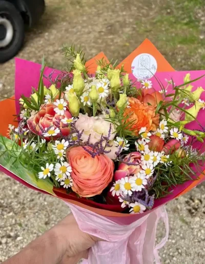 bouquet fleurs saison renoncules tulipes livraison artisan poitiers